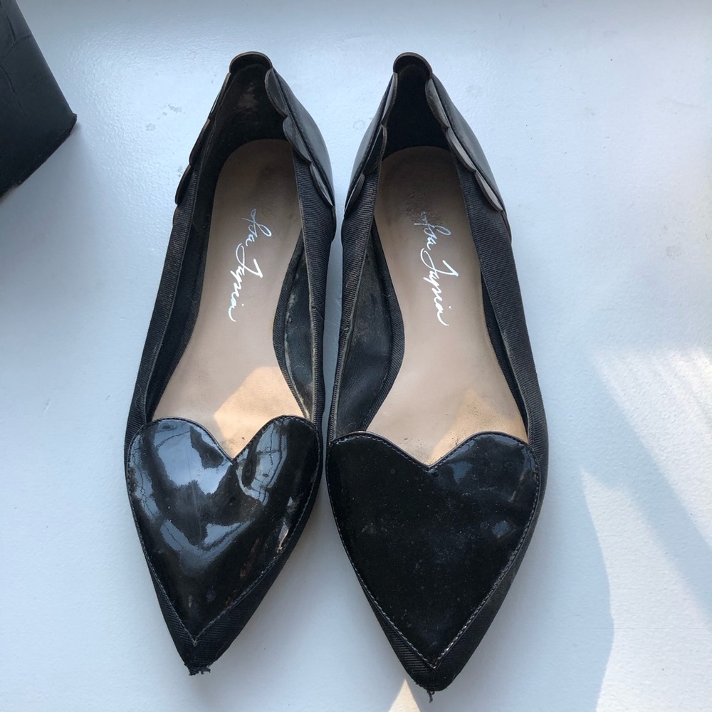 Heart shaped flats!! Worn a few times in NYC ⭐️